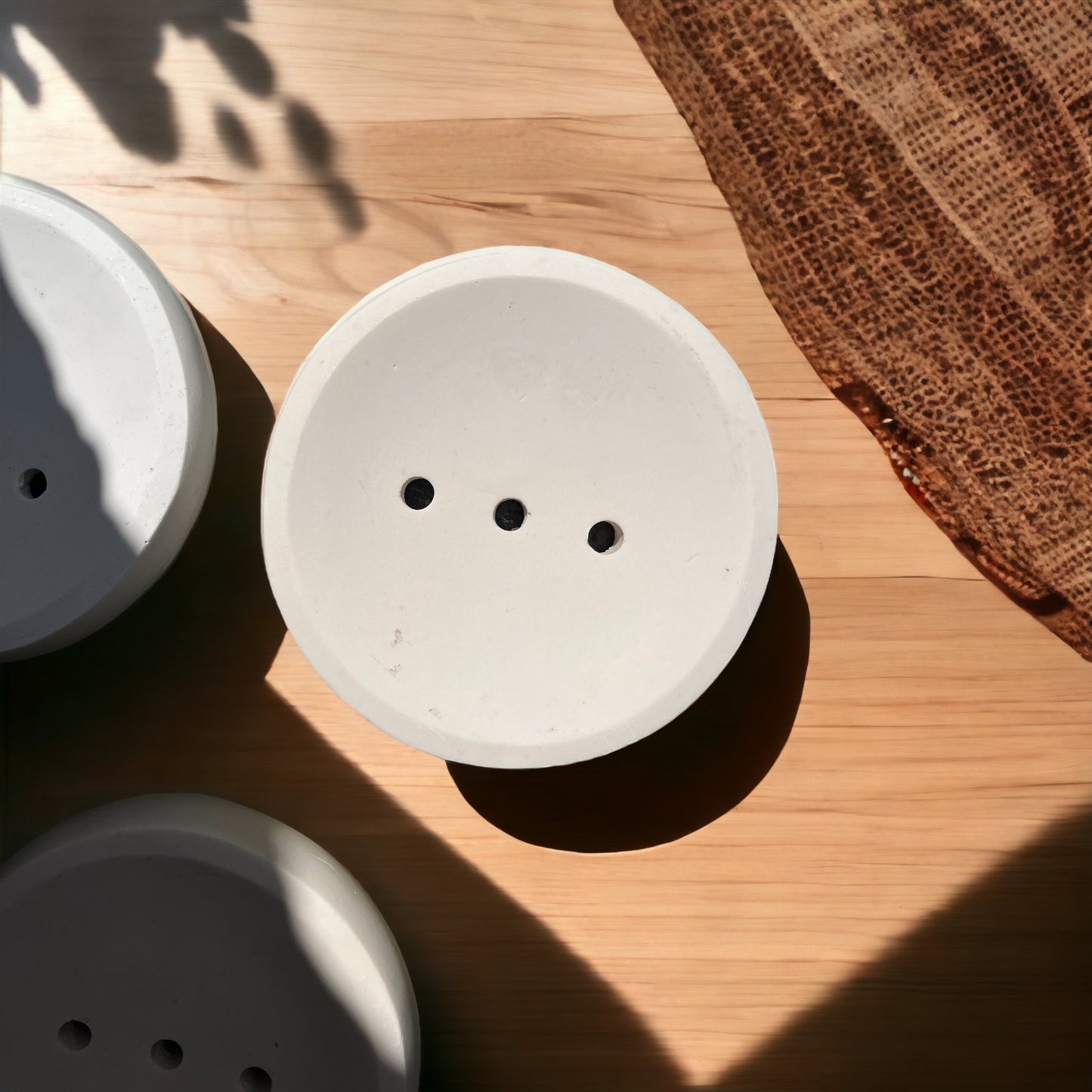 Porte savon blanc en Jesmonite - Atelier IDeco