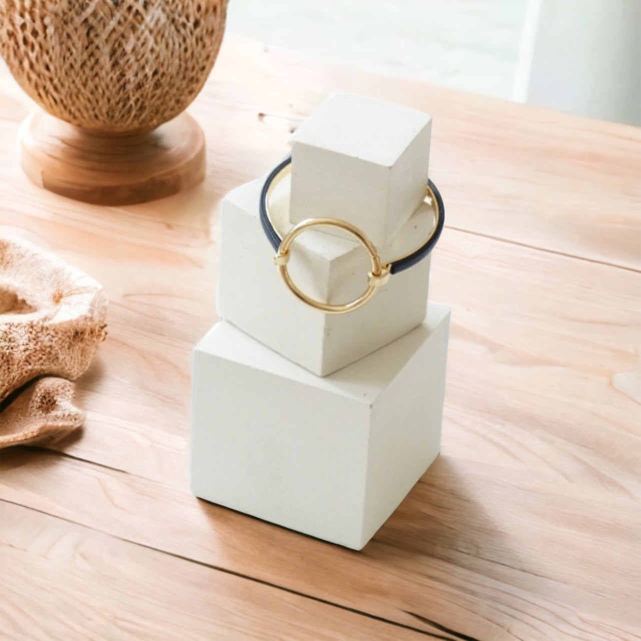 Trois cubes en béton blanc - Atelier IDeco