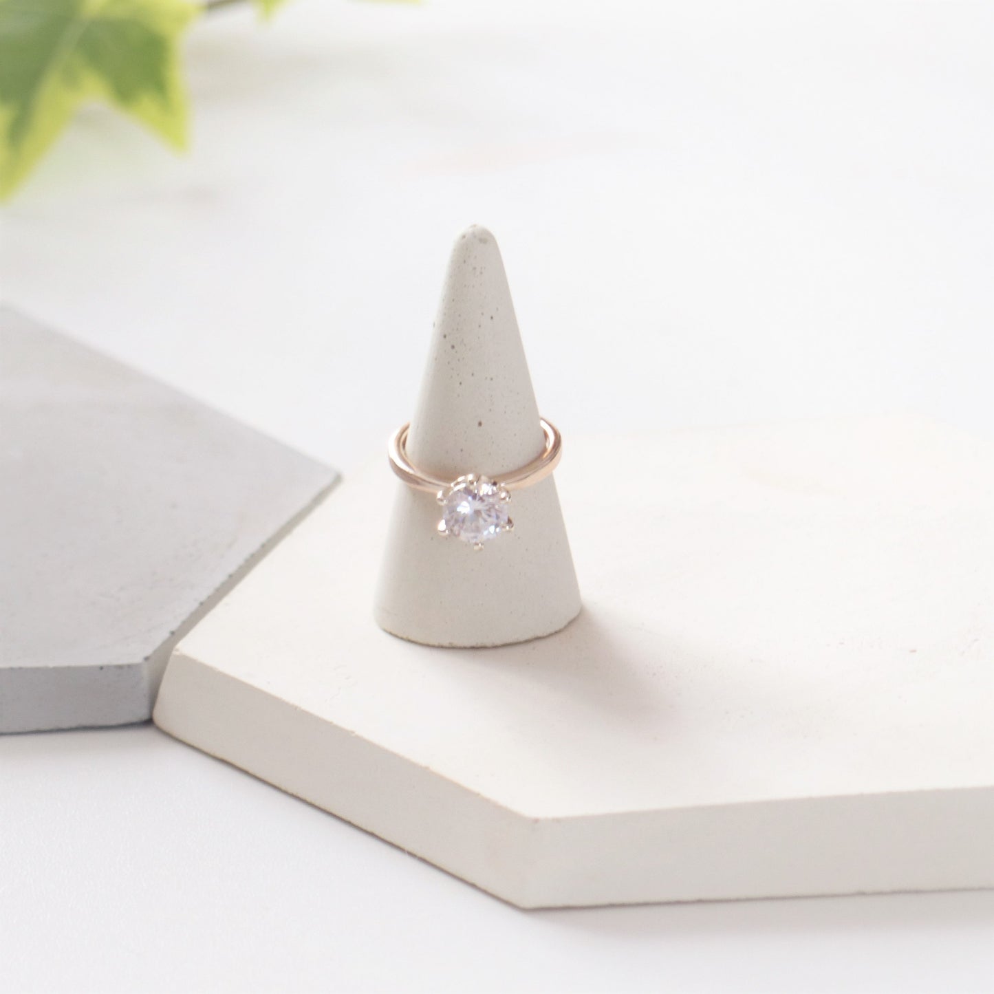 Cône porte-bague blanc