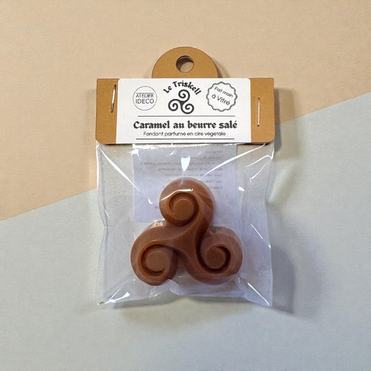 Fondant parfumé artisanal en cire végétale en forme de triskell – caramel au beurre salé