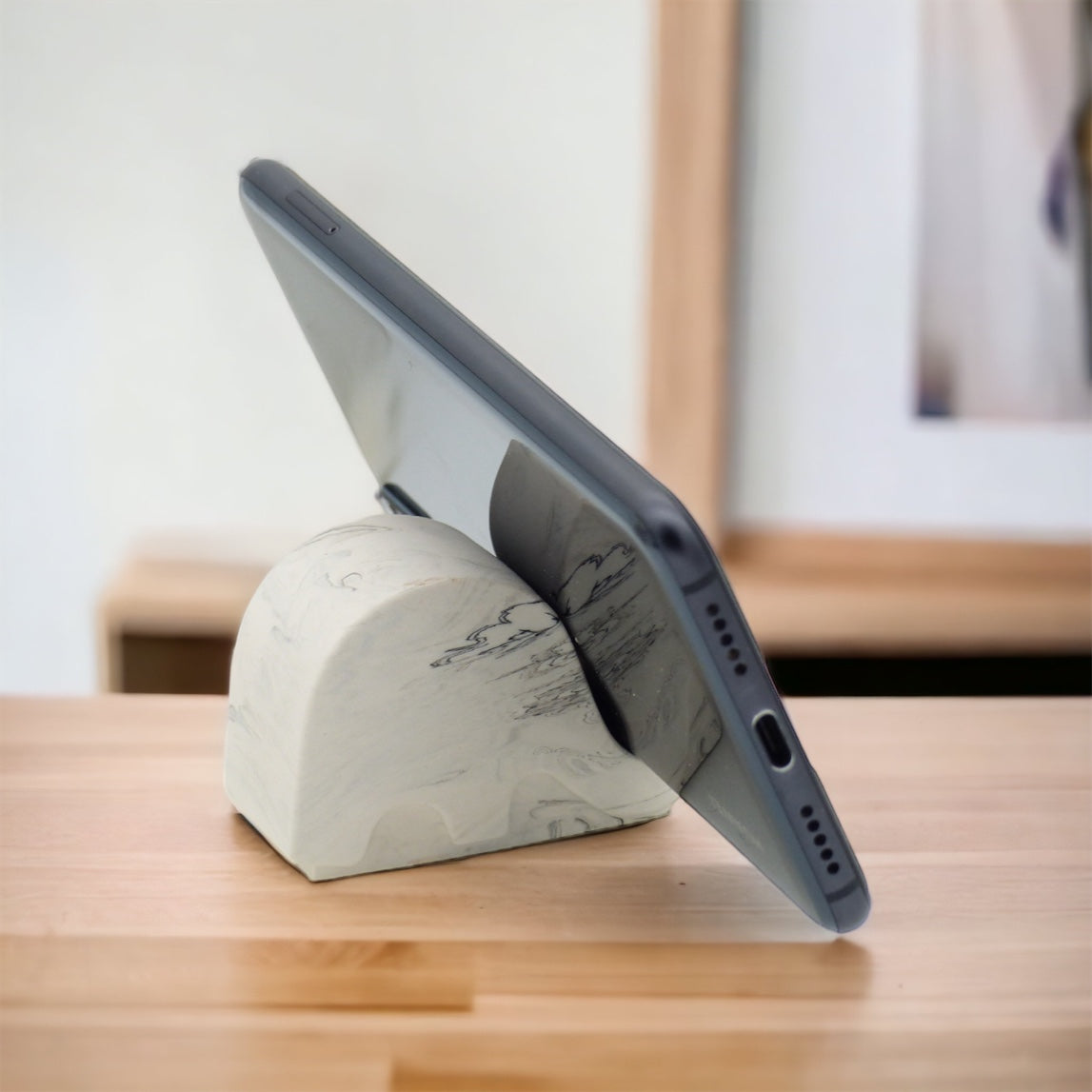 elephant phone holder