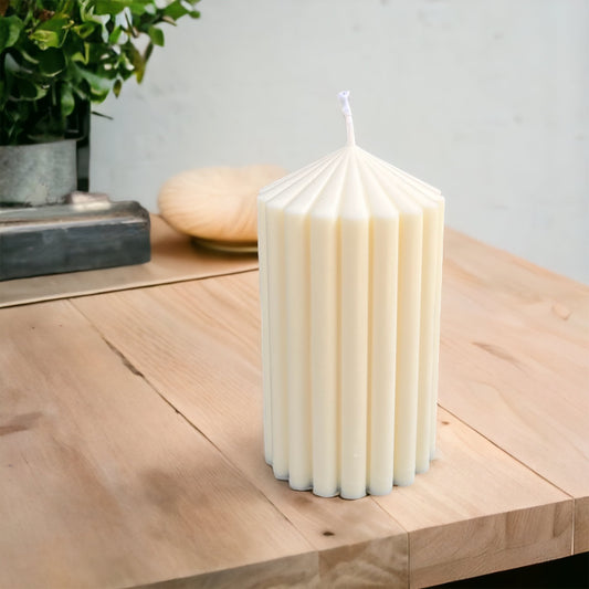 Cylindrical candle 13.5cm