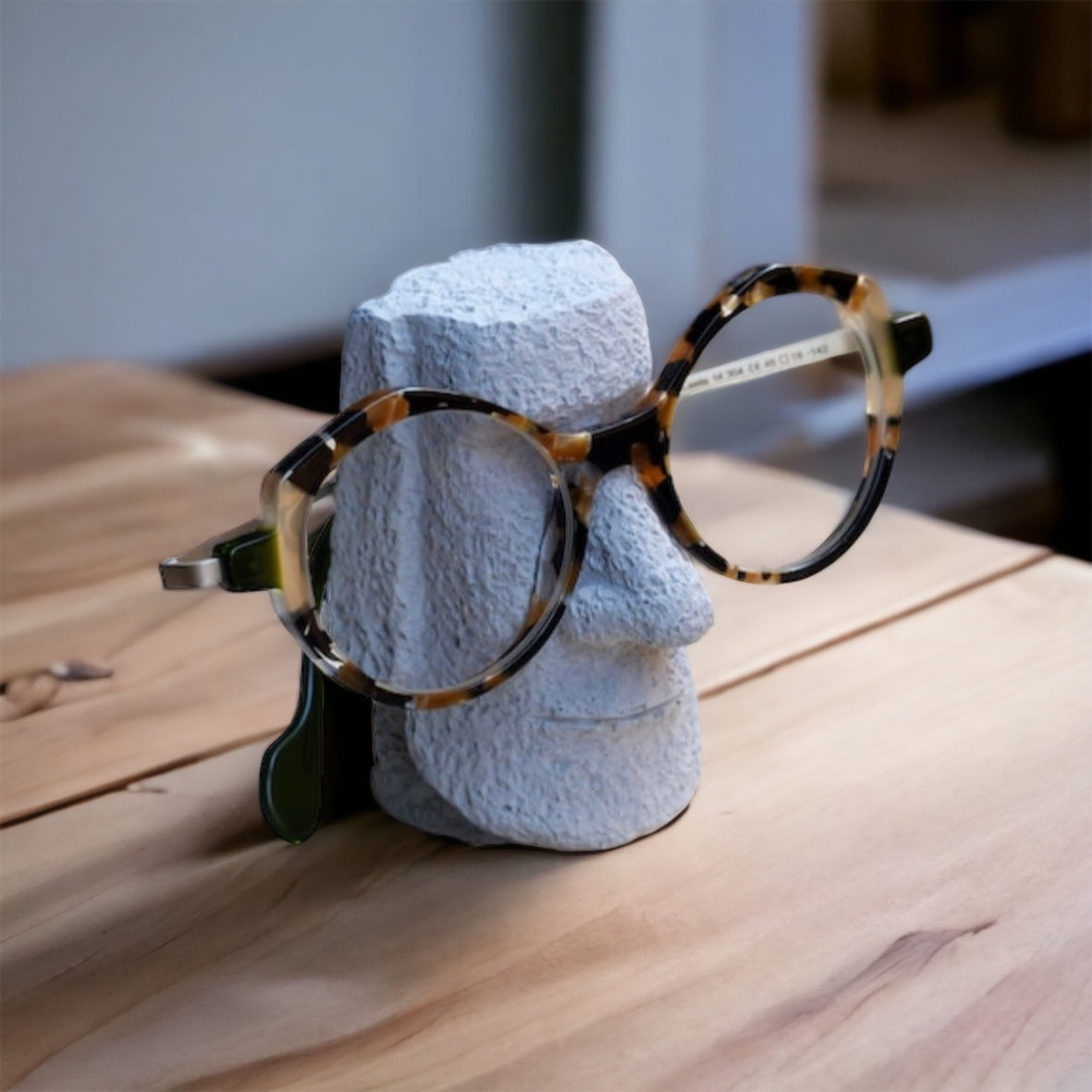 Moai Glasses rest