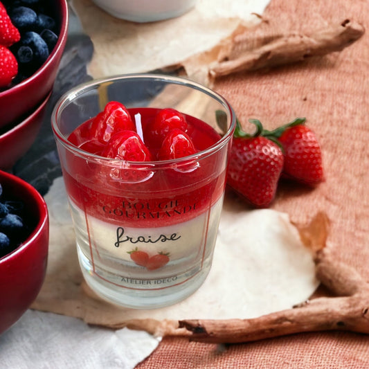 Strawberry Pannacotta gourmet candle