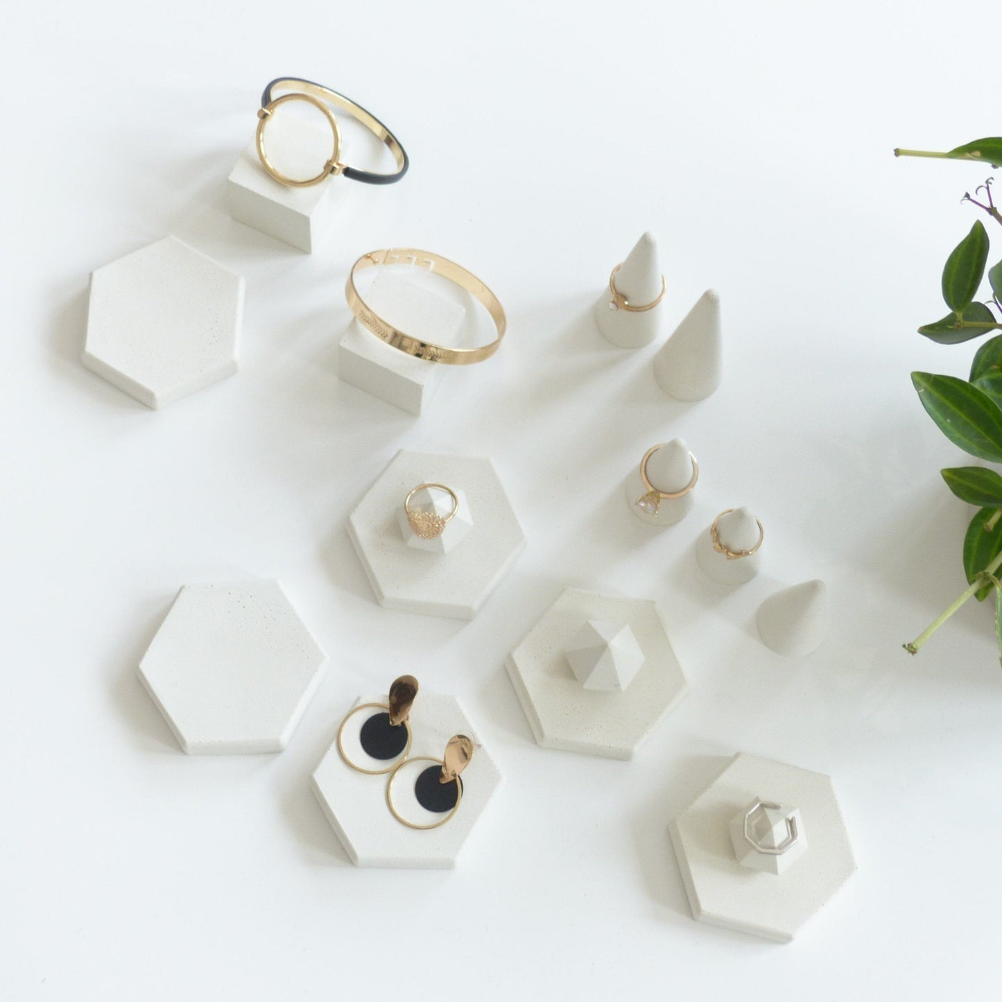 Jewelery display white, 16 pieces